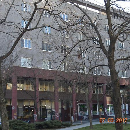 Vacation Apartment Up To 10 布拉迪斯拉发 外观 照片