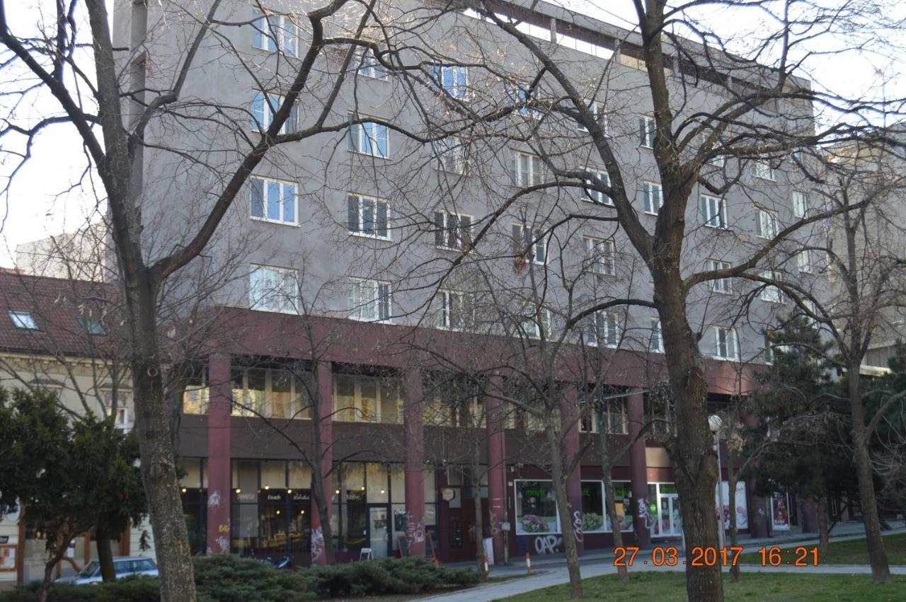 Vacation Apartment Up To 10 布拉迪斯拉发 外观 照片